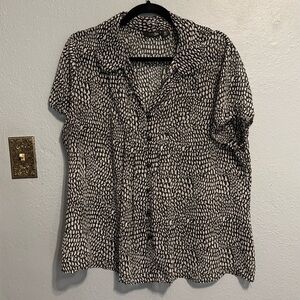 East 5th XL black and white print blouse